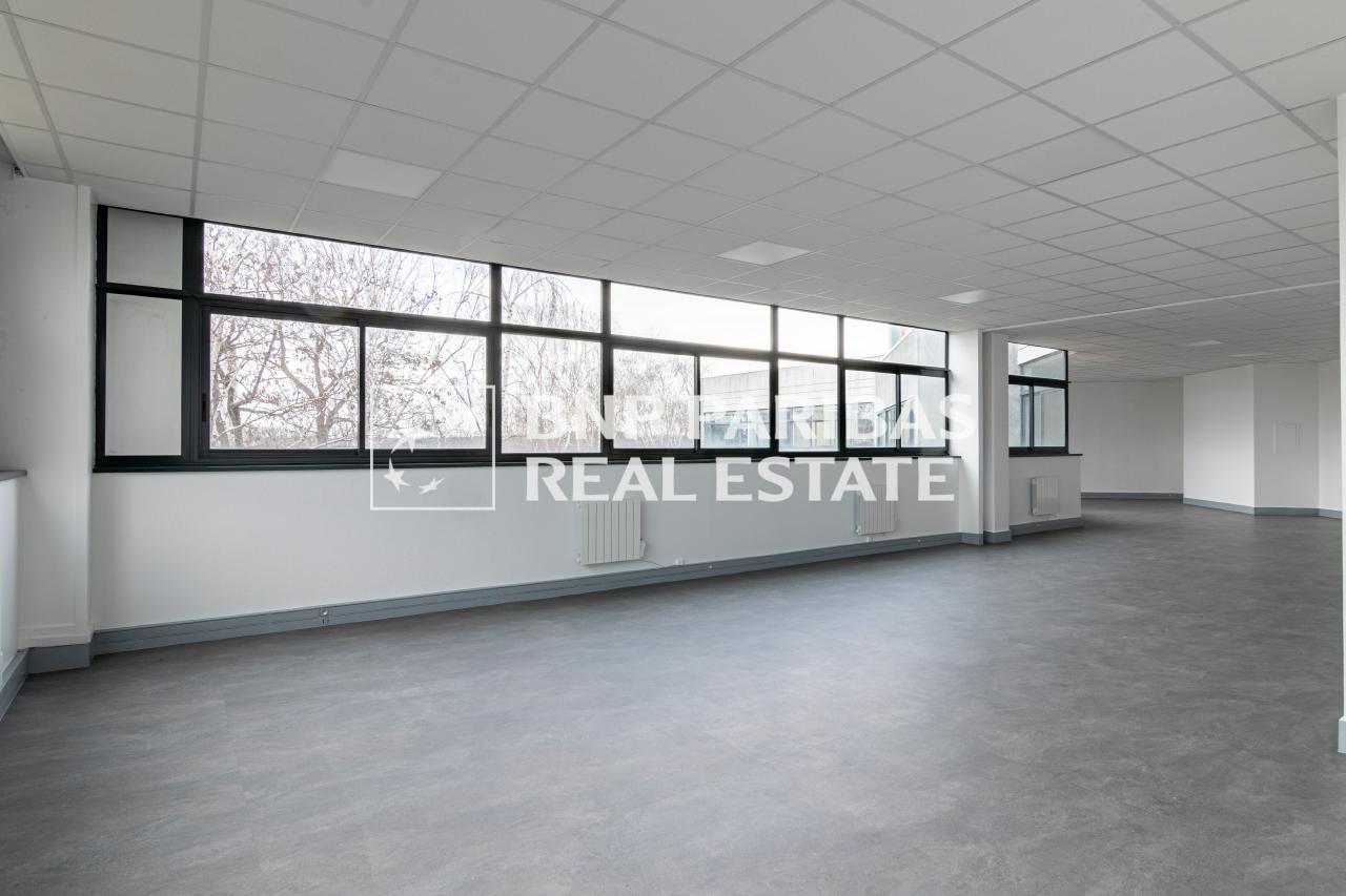 Local d'activité Saint-Denis 1061m² Location local d'activité Saint-Denis Seine-Saint-Denis OLACT2200806 1